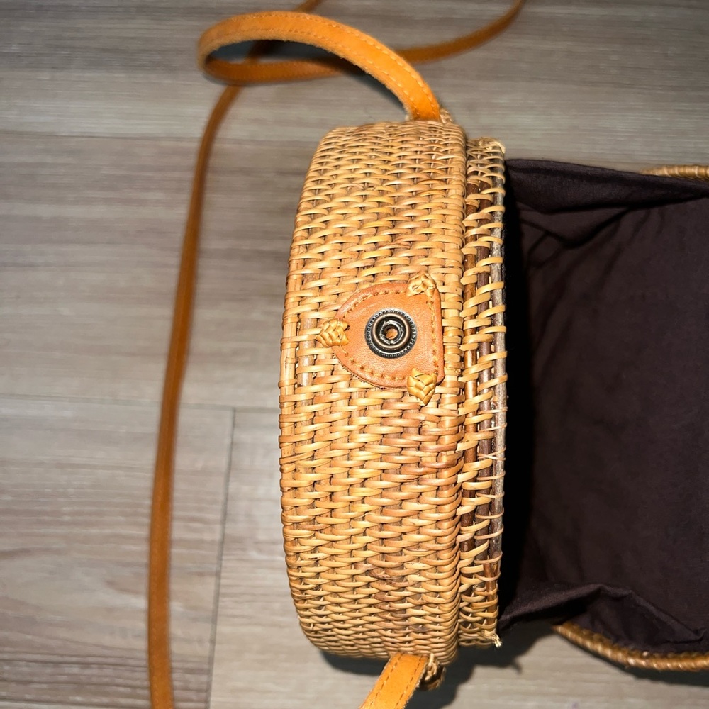 Street Level Round Wicker Seashell Crossbody Stra… - image 5